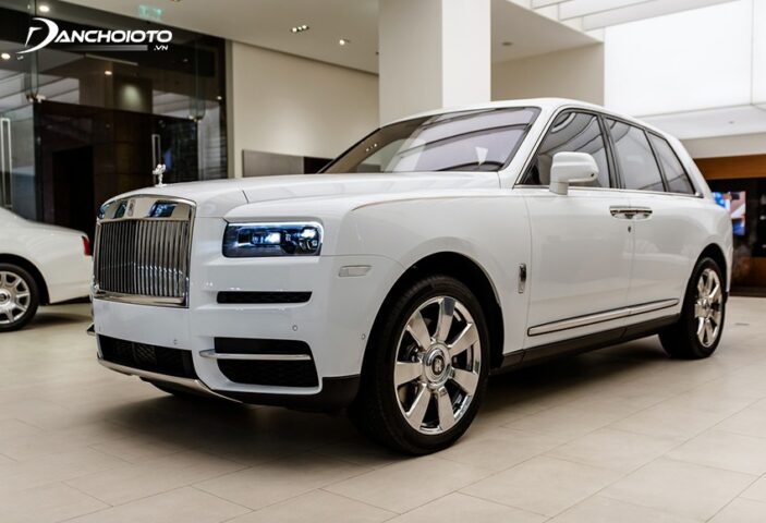 Rolls-Royce Cullinan, dòng xe ô tô Rolls-Royce SUV sang trọng và mạnh mẽ