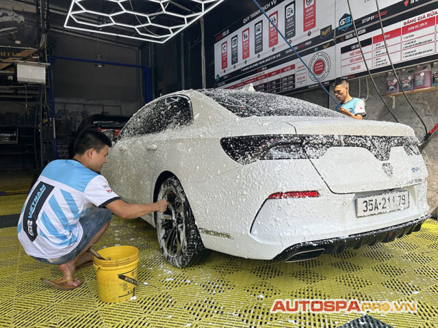 Rửa xe đúng cách tại tiệm rửa xe chuyên nghiệp Autospapro