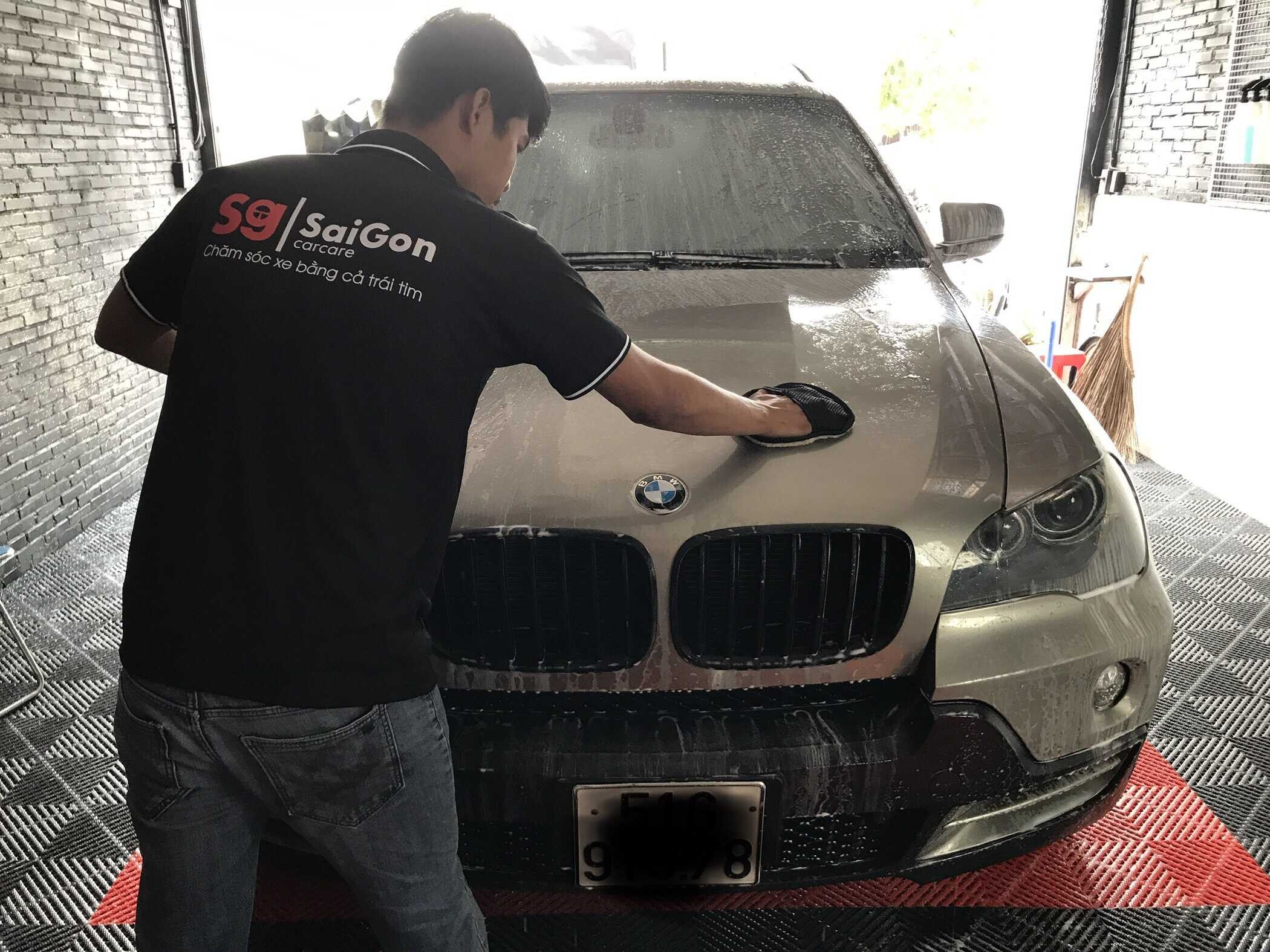 Rửa xe ô tô Quận 2