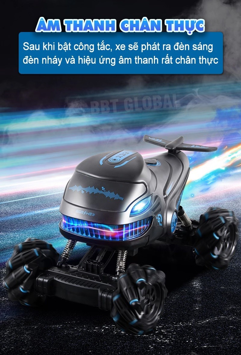 Hai chiếc xe ô tô cá mập màu xanh và đỏ đang đua trên địa hình giả lập