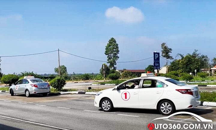 Sân thực hành lái xe ô tô Trường An rộng rãi, đầy đủ trang thiết bị