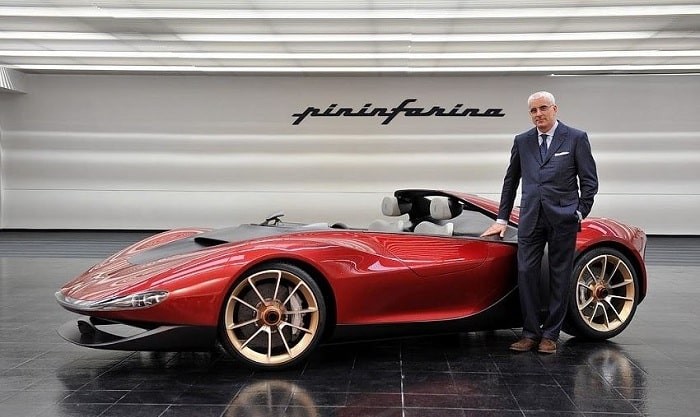 Siêu xe Ferrari Sergio Pininfarina màu đỏ rực rỡ, biểu tượng của thế giới siêu xe ô tô đẳng cấp.