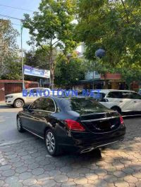 Hình ảnh chiếc Mercedes-Benz C200 2018 số tự động, minh họa khả năng tìm được xe ô tô Class C giá rẻ với mức giá hấp dẫn.