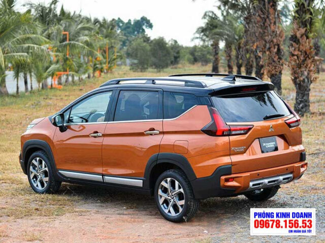 Thiết kế đuôi xe hiện đại và cá tính của xe ô tô 7 chỗ Mitsubishi Xpander Cross 2023