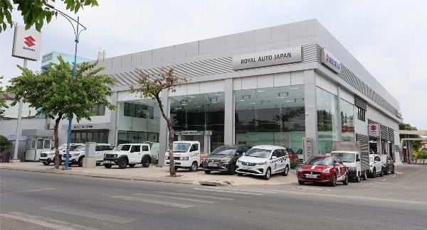 Showroom Suzuki Royal Auto Japan đạt chuẩn 3S trưng bày phụ tùng chính hãng và bảo dưỡng xe