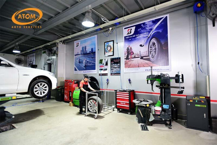 Trung tâm chuyên nghiệp luôn kiểm tra góc đặt bánh xe và cân chỉnh thước lái sau khi thay lốp