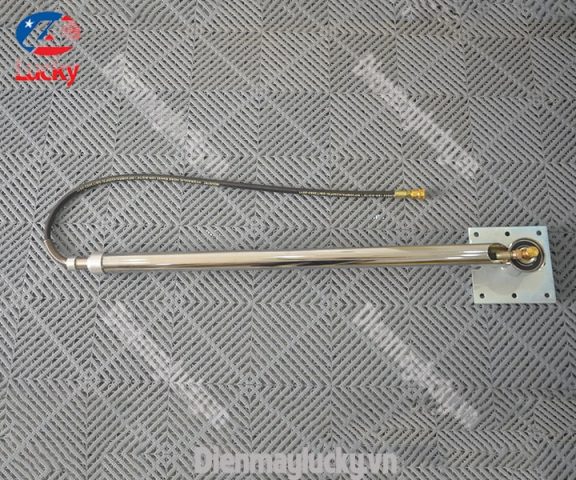 Tay quay đơn rửa xe 360 độ giúp tối ưu diện tích xe ô tô trong khoang rửa
