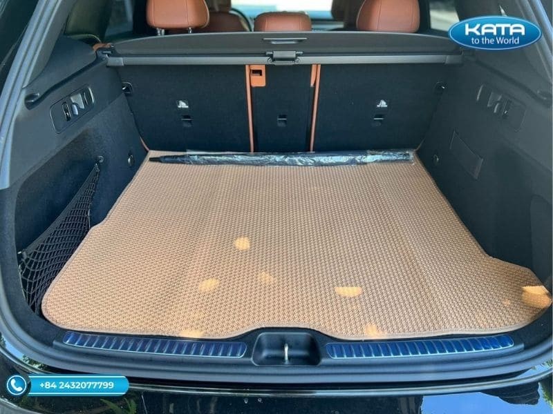 Lót cốp bền bỉ cho không gian chứa đồ của xe ô tô Mercedes GLC 200