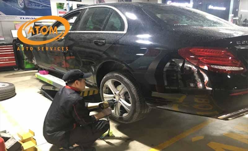 Thay lốp ô tô tại các trung tâm uy tín