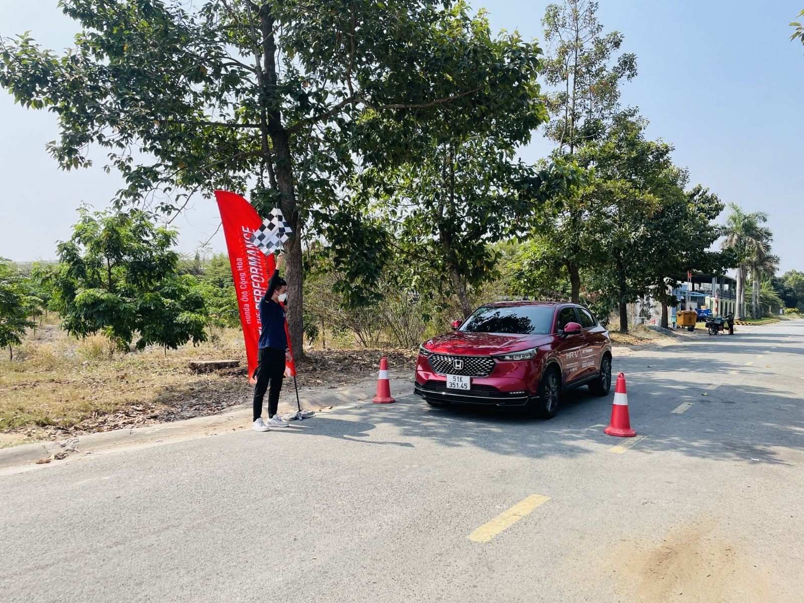 Thử nghiệm tính năng phanh giảm thiểu va chạm CMBS trên Honda HR-V