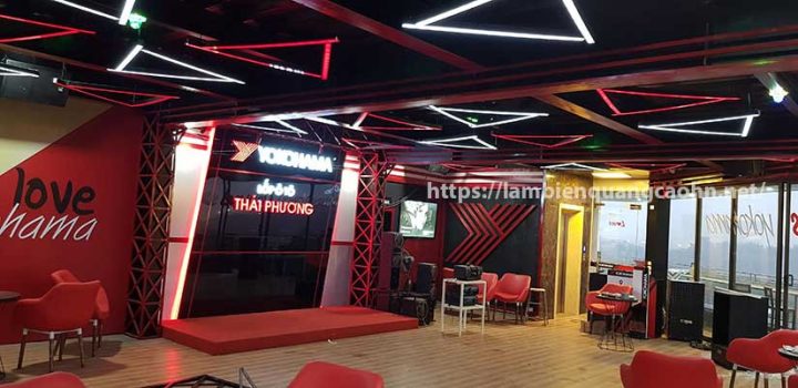 Thiết kế sân khấu và backdrop tầng thượng showroom ô tô