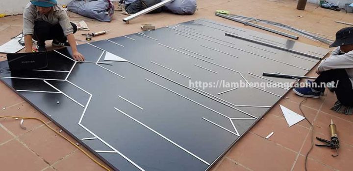 Backdrop và cột trang trí sân khấu showroom xe ô tô
