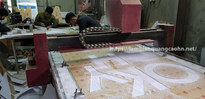 Chi tiết biển hiệu phụ cho quán cafe tại showroom
