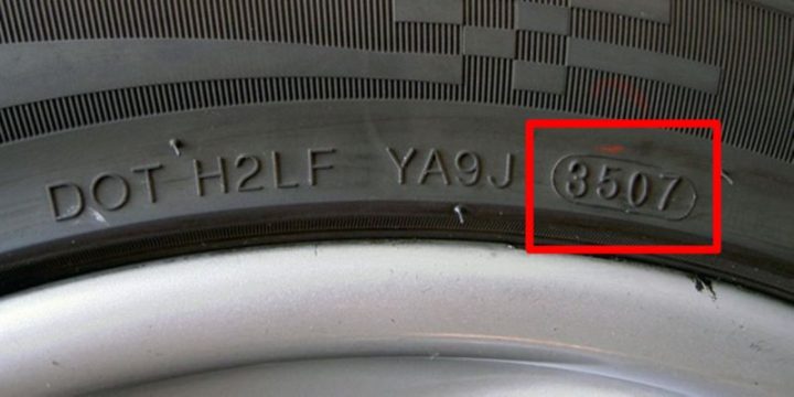 Vị trí và cách đọc thông tin về ngày sản xuất, yếu tố quyết định hạn sử dụng lốp xe ô tô