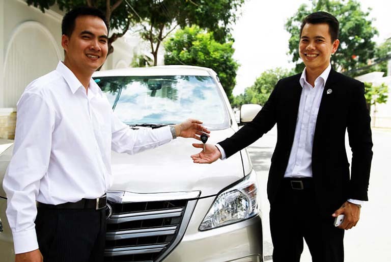 Thủ tục thuê xe ô tô tự lái Sài Gòn đơn giản, nhanh chóng