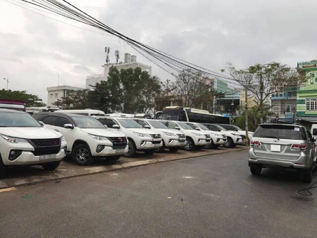 Xe ô tô tự lái tại Vũ Lợi được kiểm tra tổng thể cẩn thận trước khi bàn giao cho khách hàng, đảm bảo an toàn tuyệt đối