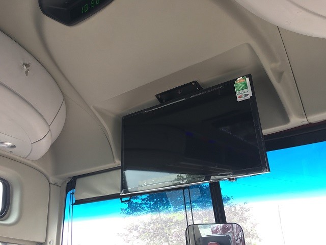 Màn hình Tivi LCD giải trí trên xe ô tô 47 chỗ