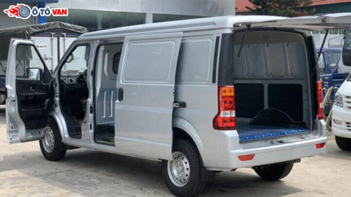 Thiết kế ngoại thất hiện đại của xe ô tô van 2 chỗ DFSK C35