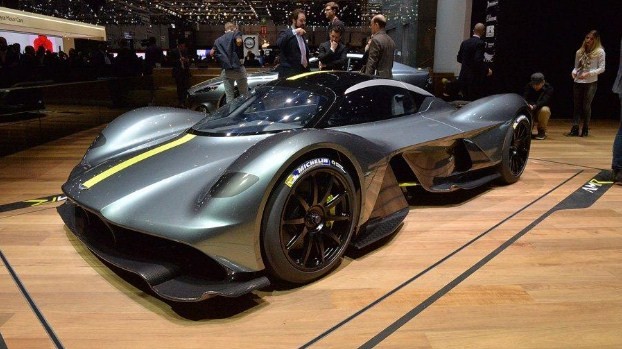 Aston Martin Valkyrie, siêu xe hiệu suất cao với thiết kế ấn tượng