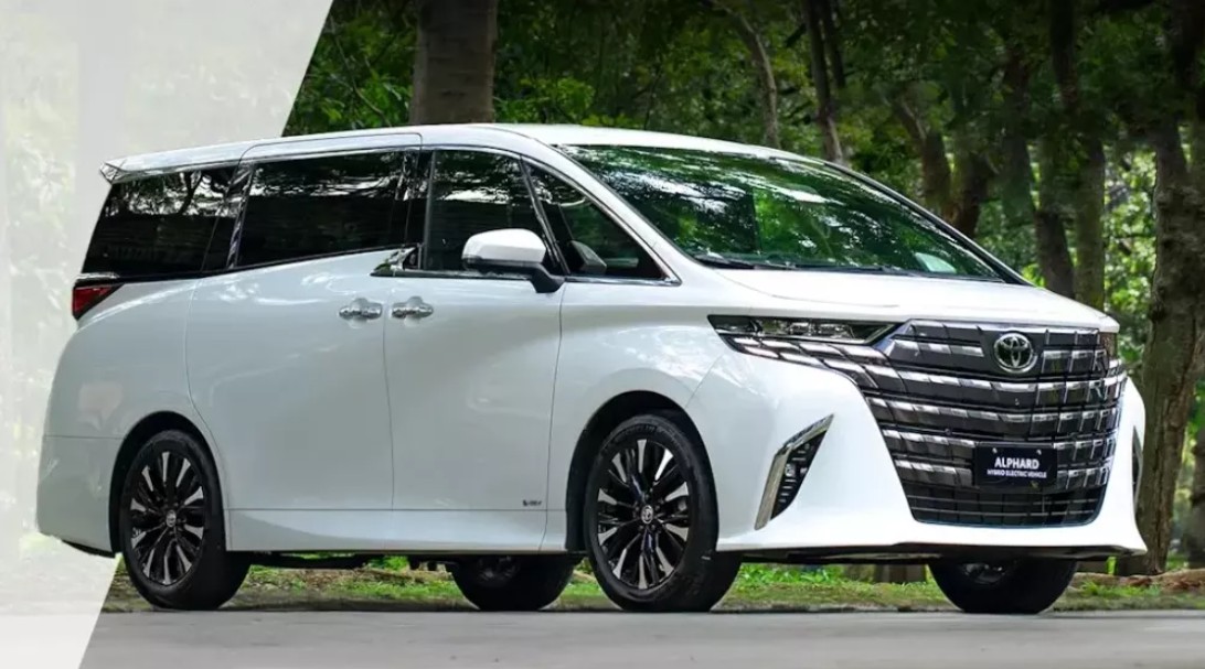 Thiết kế ngoại thất hiện đại của dòng xe ô tô Alphard, góp phần định hình giá xe ô tô Alphard trên thị trường.