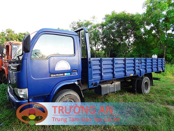 Đội ngũ giáo viên hướng dẫn chuyên nghiệp tại trung tâm học lái xe ô tô Hải Phòng