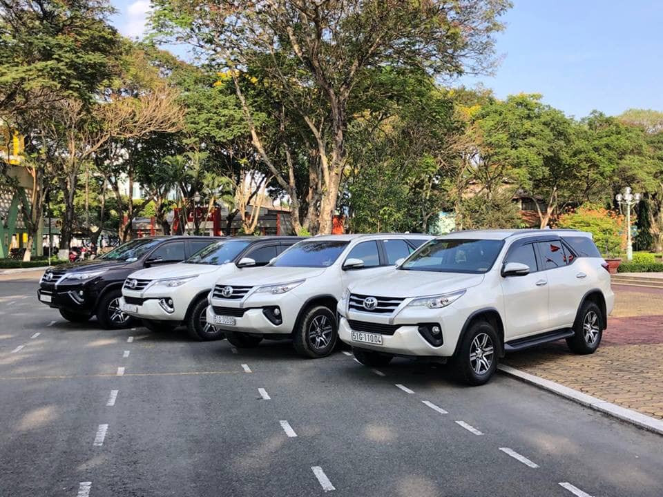Trải nghiệm linh hoạt với dịch vụ thuê xe ô tô theo giờ tự lái tiện lợi.