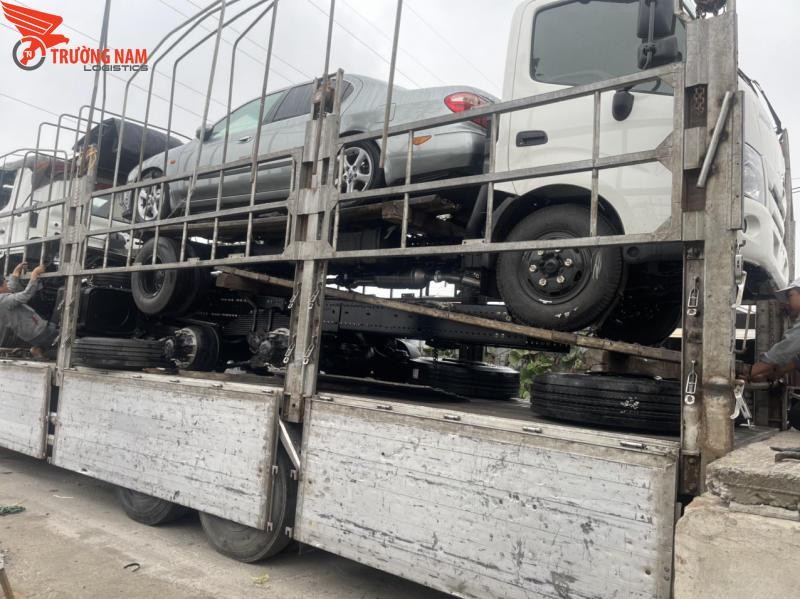 Phương tiện vận chuyển xe ô tô Ninh Bình bằng xe lồng và xe tải chuyên dụng