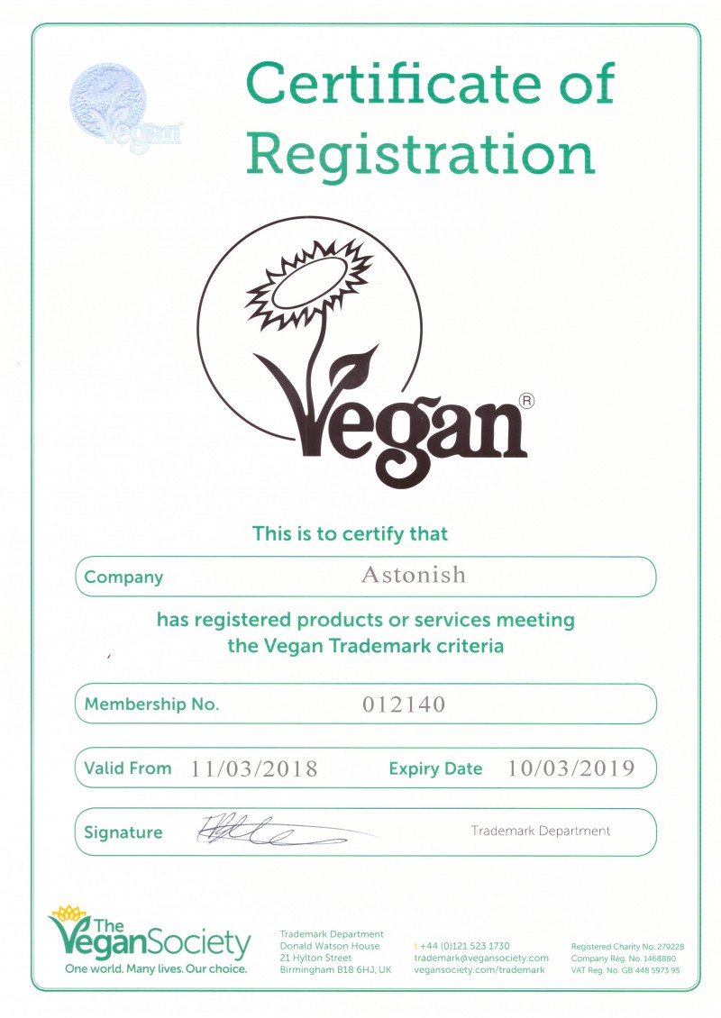 Giấy chứng nhận sản phẩm làm bóng sơn xe ô tô Astonish đạt tiêu chuẩn Vegan, không chứa thành phần động vật và thân thiện môi trường.