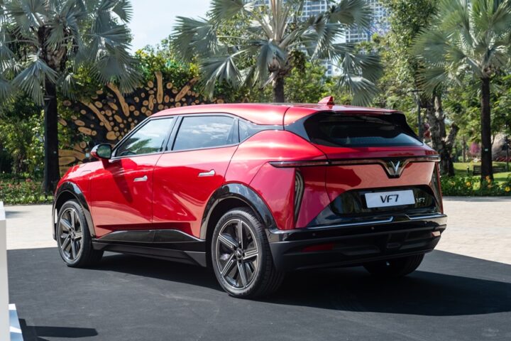 vinfast vf7 moi 15