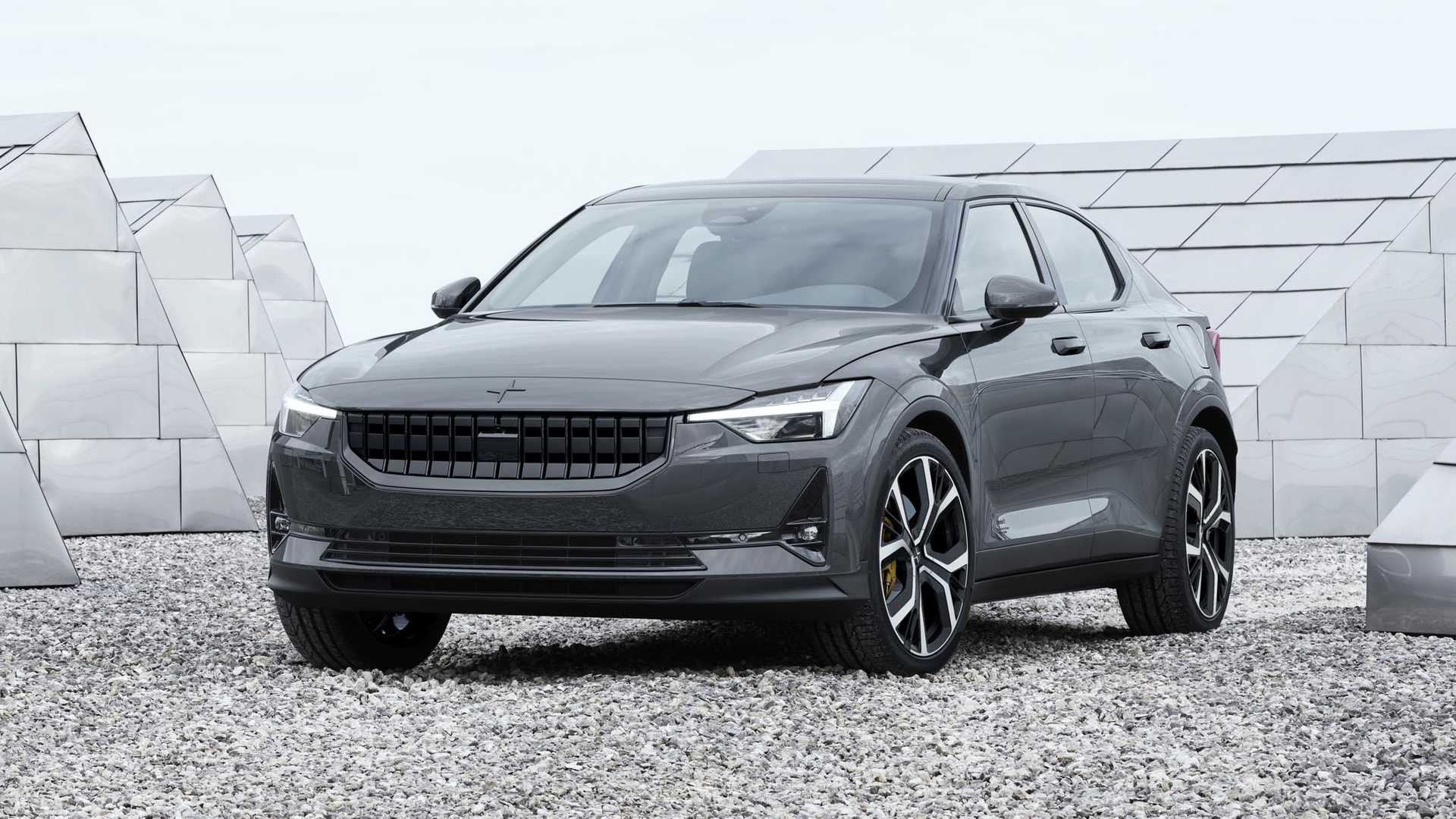 Polestar 2 màu bạc, mẫu xe điện hạng sang đầu tiên của thương hiệu Polestar, kết hợp thiết kế Scandinavia.