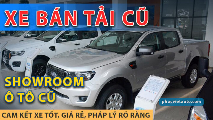 Hình ảnh chiếc xe bán tải cũ giá rẻ trên đường