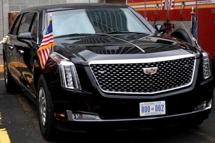 Xe ô tô chở Tổng thống Mỹ Joe Biden khi đến thăm Việt Nam - cận cảnh chiếc Cadillac One 2.0 từ phía trước.