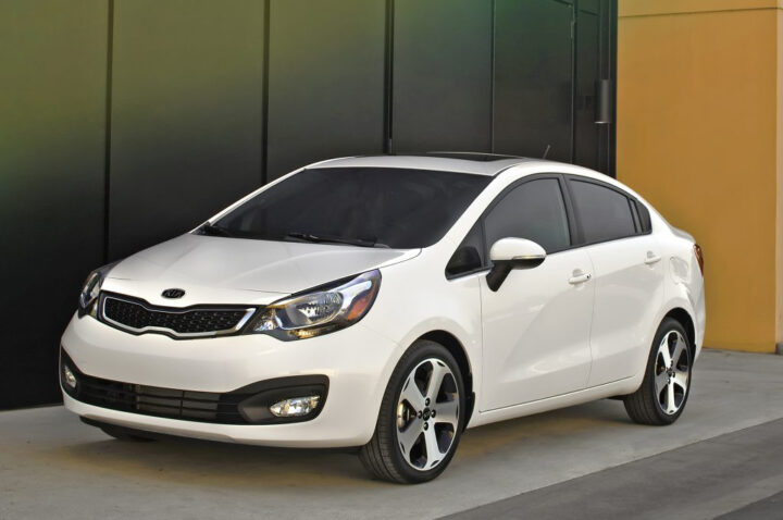 Kia Rio 2014 cũ, xe phân khúc B với thiết kế thể thao và hiệu suất động cơ cao, tiết kiệm xăng