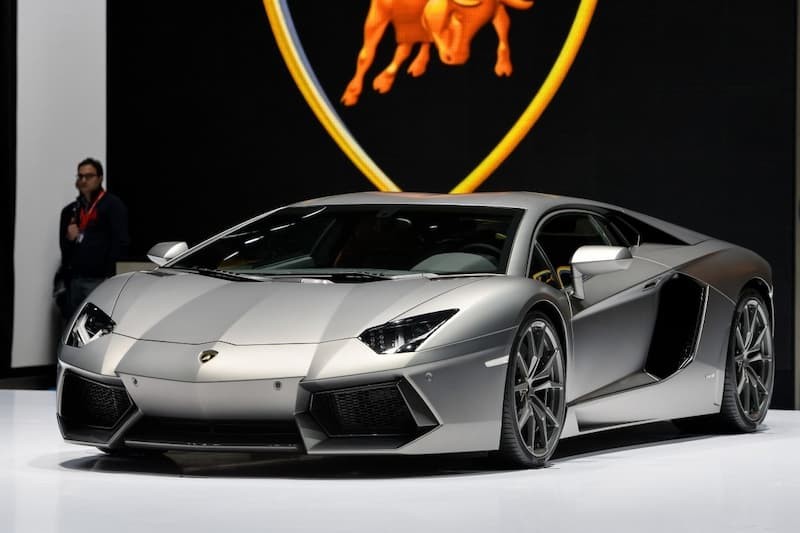 Lamborghini Aventador, mẫu xe hơi đẹp nhất thế giới với phong cách mạnh mẽ