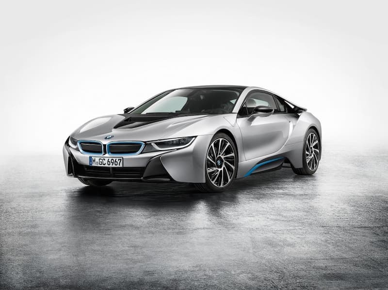 BMW i8 với thiết kế góc cạnh, biểu tượng của sự đổi mới