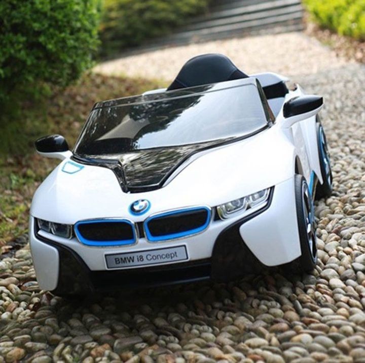Chất liệu nhựa cao cấp của xe ô tô BMW i8 điện trẻ em JE-1001