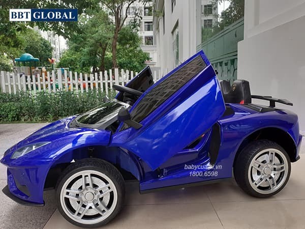 Xe ô tô điện Lamborghini BBT-6868 màu xanh dương phun sơn bóng