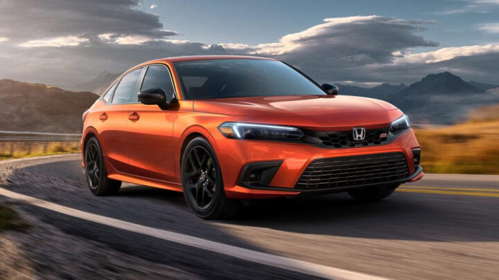 Honda Civic cũ, một ví dụ về dòng xe có thể tìm mua với ngân sách cực thấp cho người tìm xe ô tô giá rẻ dưới 10 triệu