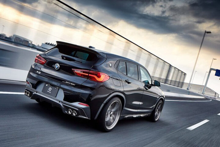 Phần đuôi xe BMW X2 năng động, thể hiện phong cách của một chiếc xe ô tô hạng sang cho nữ hiện đại