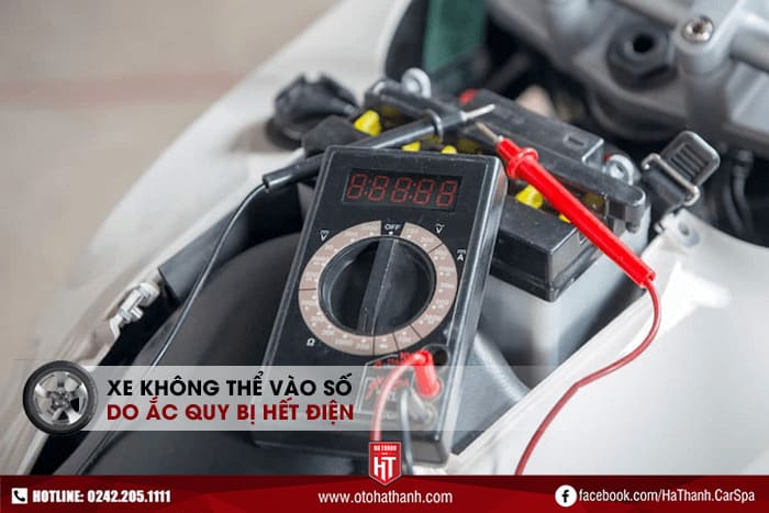 Ắc quy yếu hoặc hết điện khiến xe ô tô không vào được số