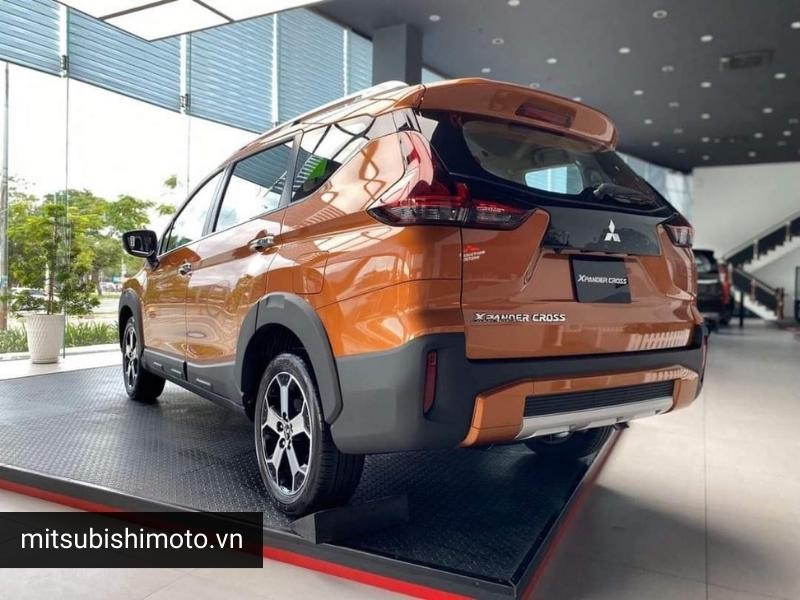 Khoang hành lý linh hoạt của Mitsubishi Xpander Cross, một trong các loại xe ô tô Mitsubishi được ưa chuộng