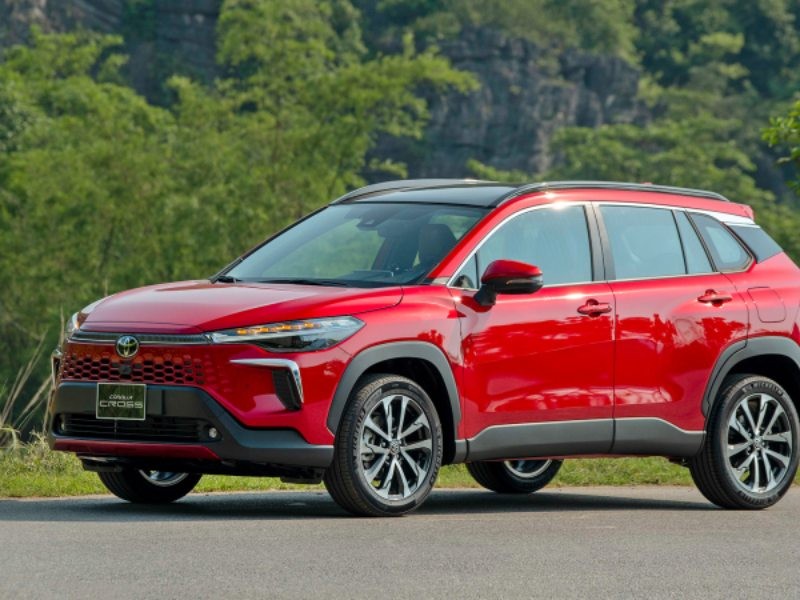 Toyota Corolla Cross, lựa chọn xe ô tô gia đình 5 chỗ gầm cao hiệu quả, với thiết kế thể thao và nội thất rộng rãi