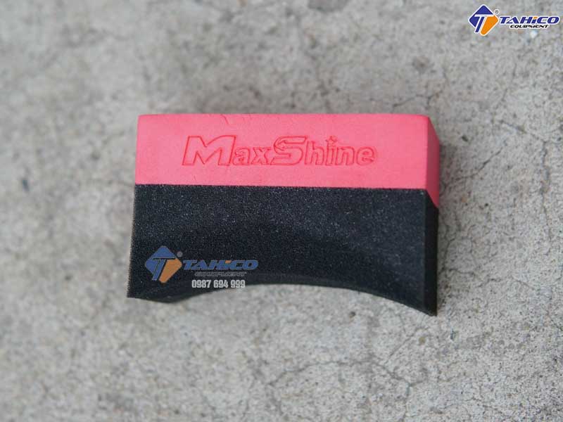 Logo thương hiệu Maxshine trên vỏ xe ô tô