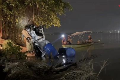 Tìm thấy thi thể nữ tài xế, xuyên đêm trục vớt ô tô rơi sông Đồng Nai.