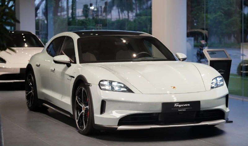 Các yếu tố chính ảnh hưởng đến giá xe ô tô Porsche tại thị trường Việt Nam