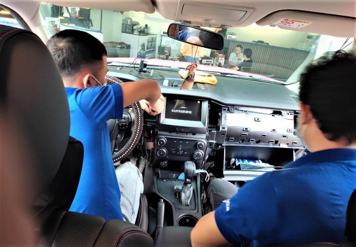 Quy trình lắp đặt màn hình GOTECH cho xe ô tô Kia Sorento 2009 tại Panda Auto