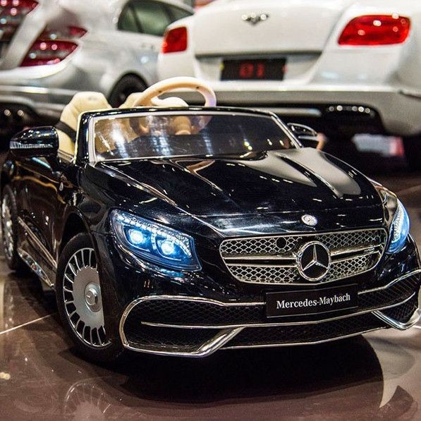 Nội thất xe ô tô Mercedes Maybach S650 điện trẻ em màu đỏ, bảng điều khiển và vô lăng