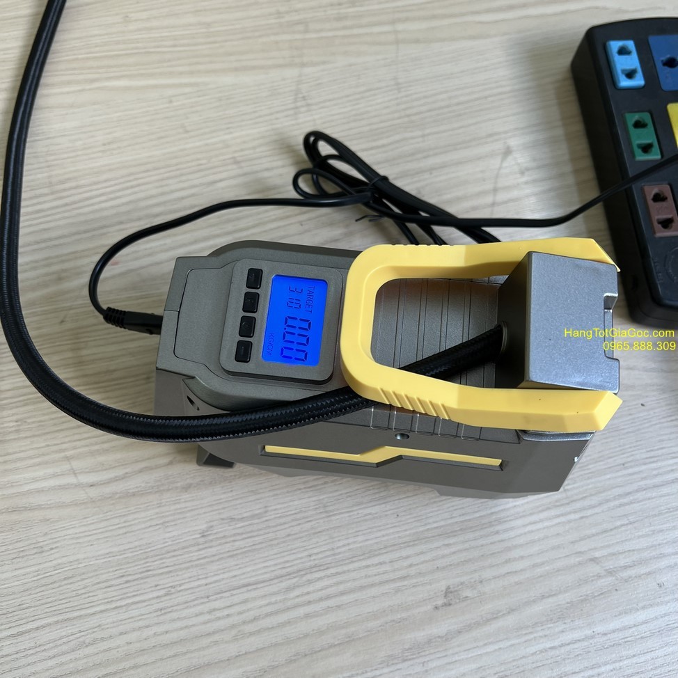 Bơm hơi điện BXD12 với màn hình điện tử rõ nét