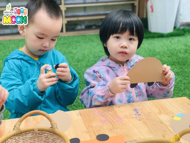 Trẻ em sáng tạo với hình dán xe ô tô, khám phá các mẫu decal và cách trang trí