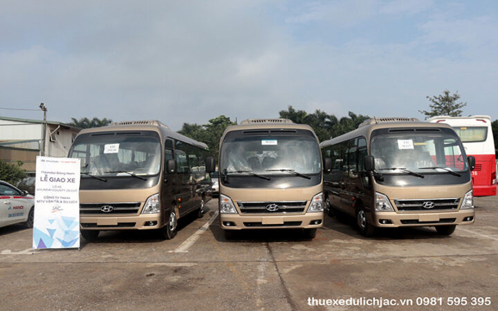 Nội thất tiện nghi của xe ô tô Hyundai County 29 chỗ